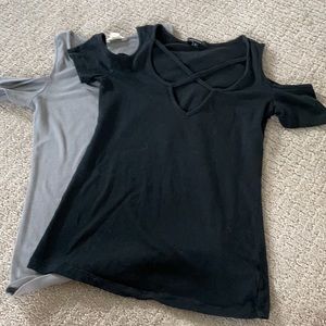 Gray & black tops Aeropostale ambiance small